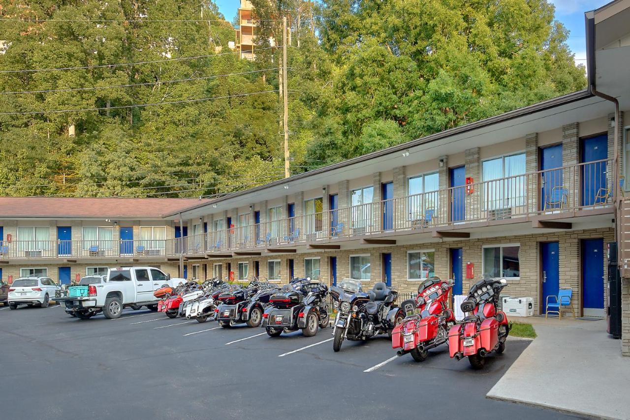 Queen Room - No Pets,1307753839:JPEG