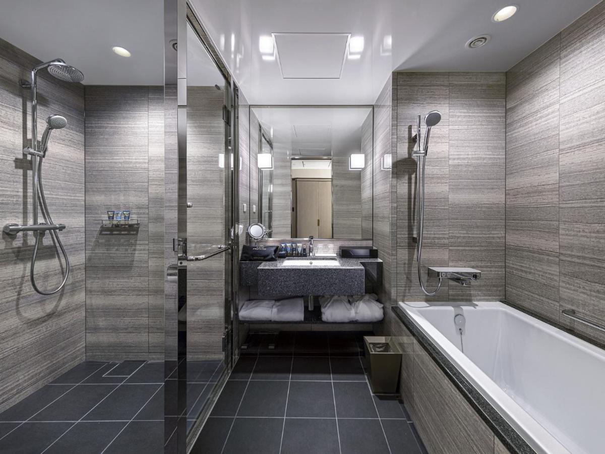 Deluxe King Room River View Non-Smoking Check 1800