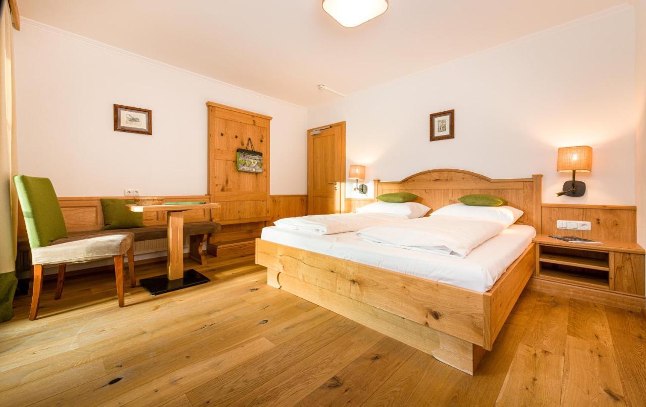 Doppelzimmer mit Balkon