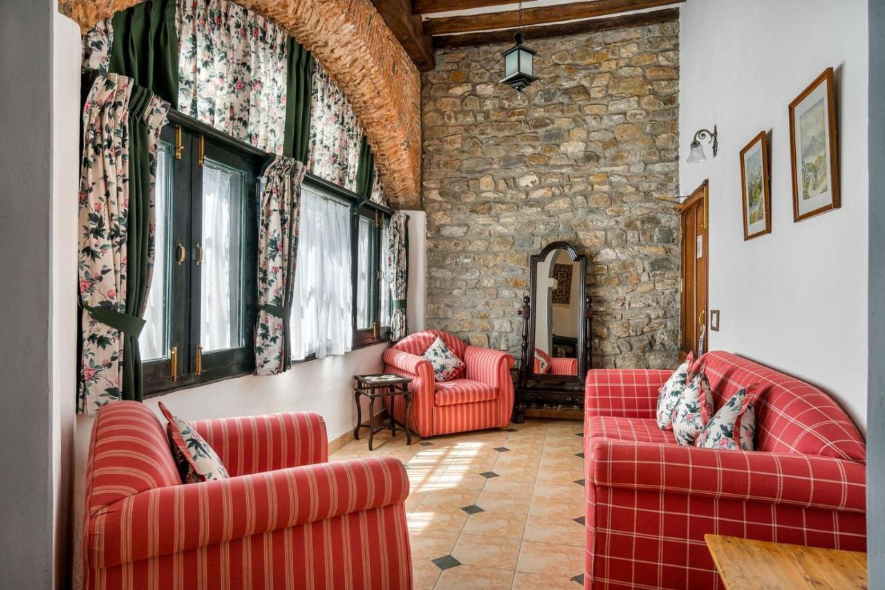 Rose Suite