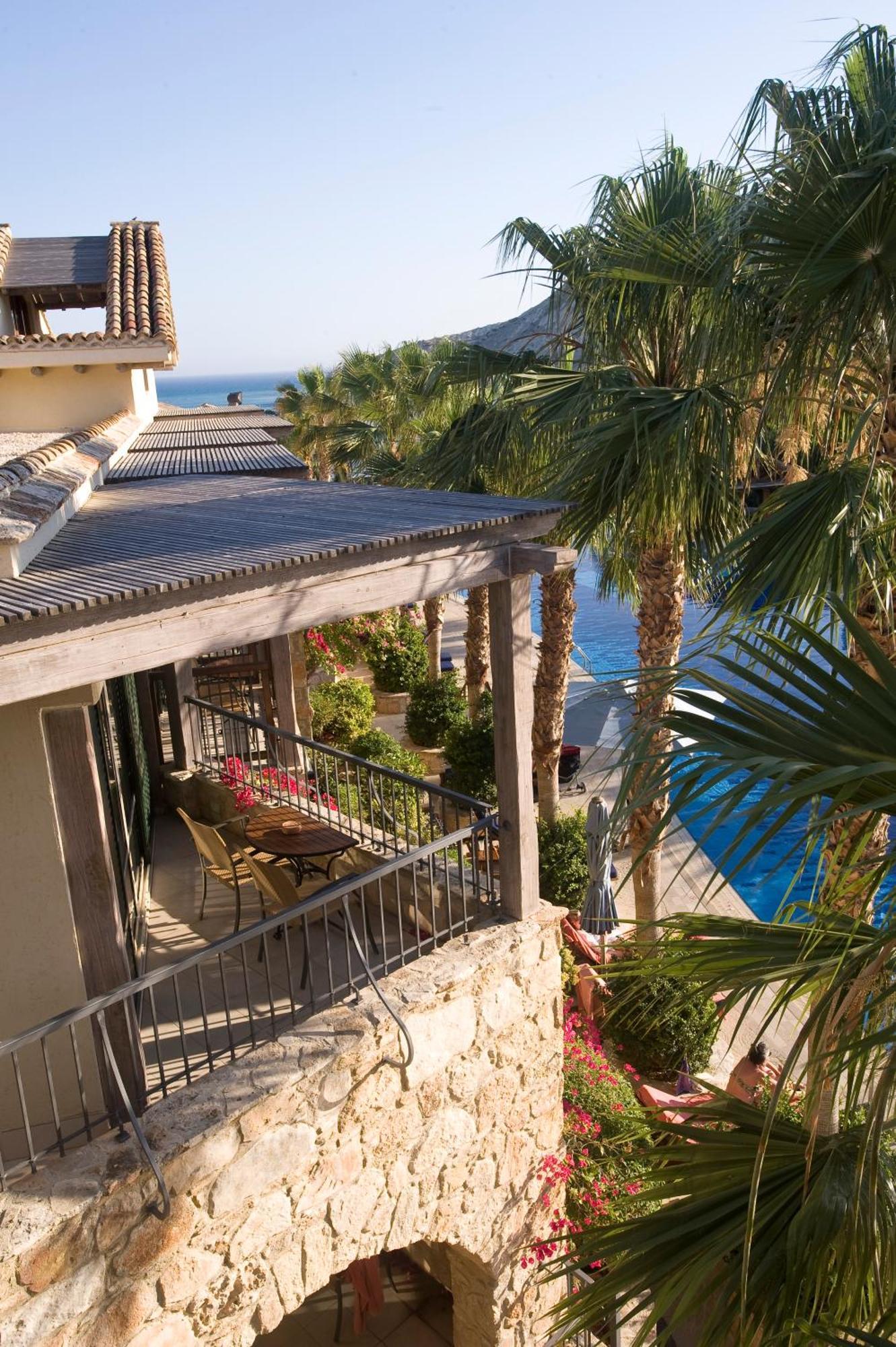 Executive Suite with side Sea View