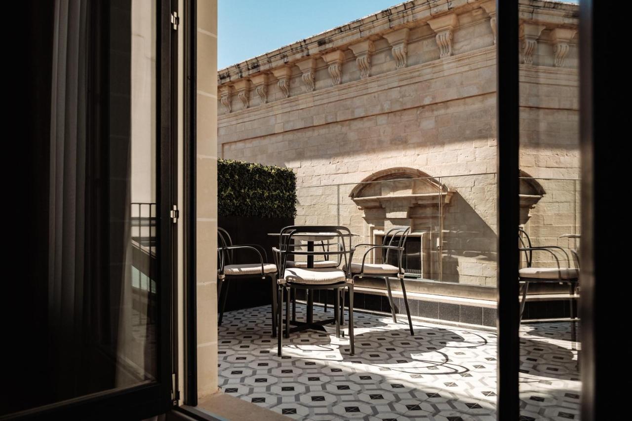 Deluxe Suite with Terrace