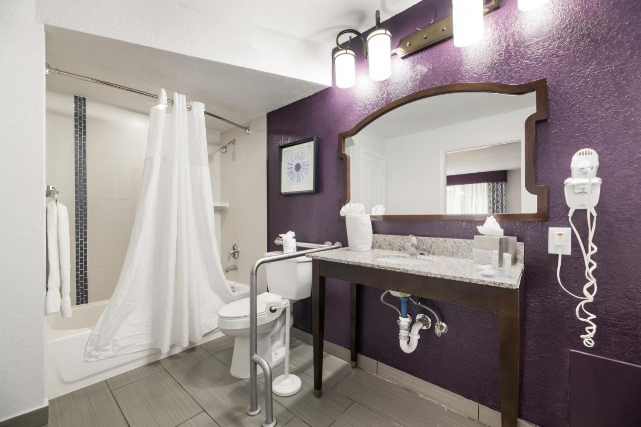 Quarto com Cama King-size - Acessível para Pessoas com Mobilidade Reduzida (Sem Taxa de Resort)
