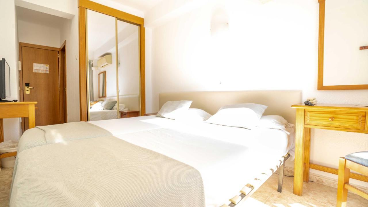 Standard Twin Room,1330718747:JPEG