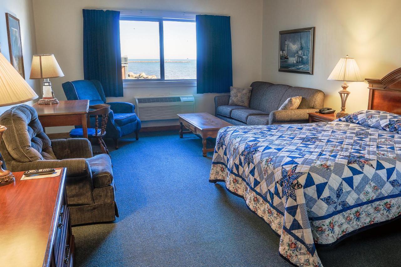 Executive Queen Room with Lake View
