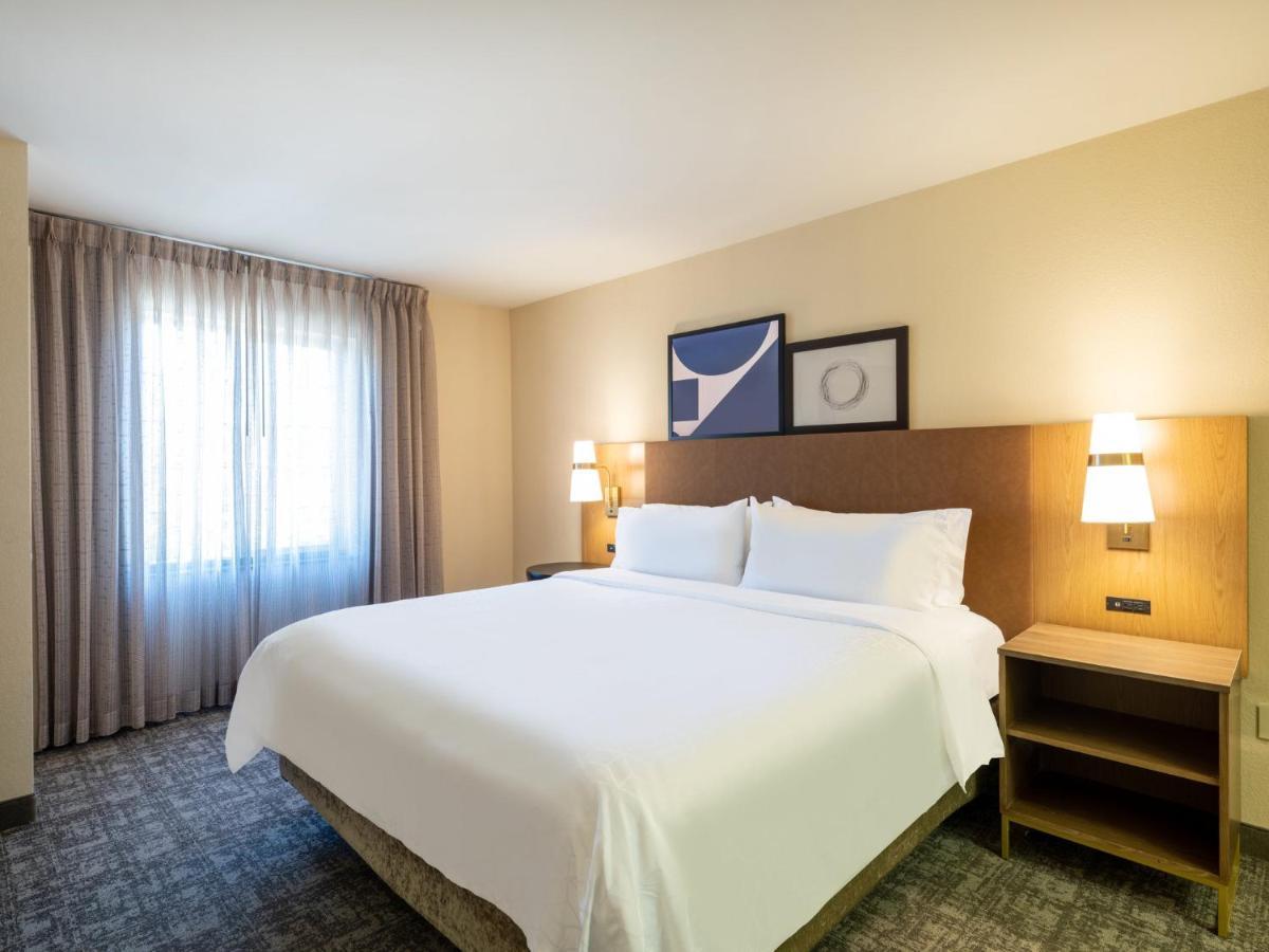 One-Bedroom King Suite