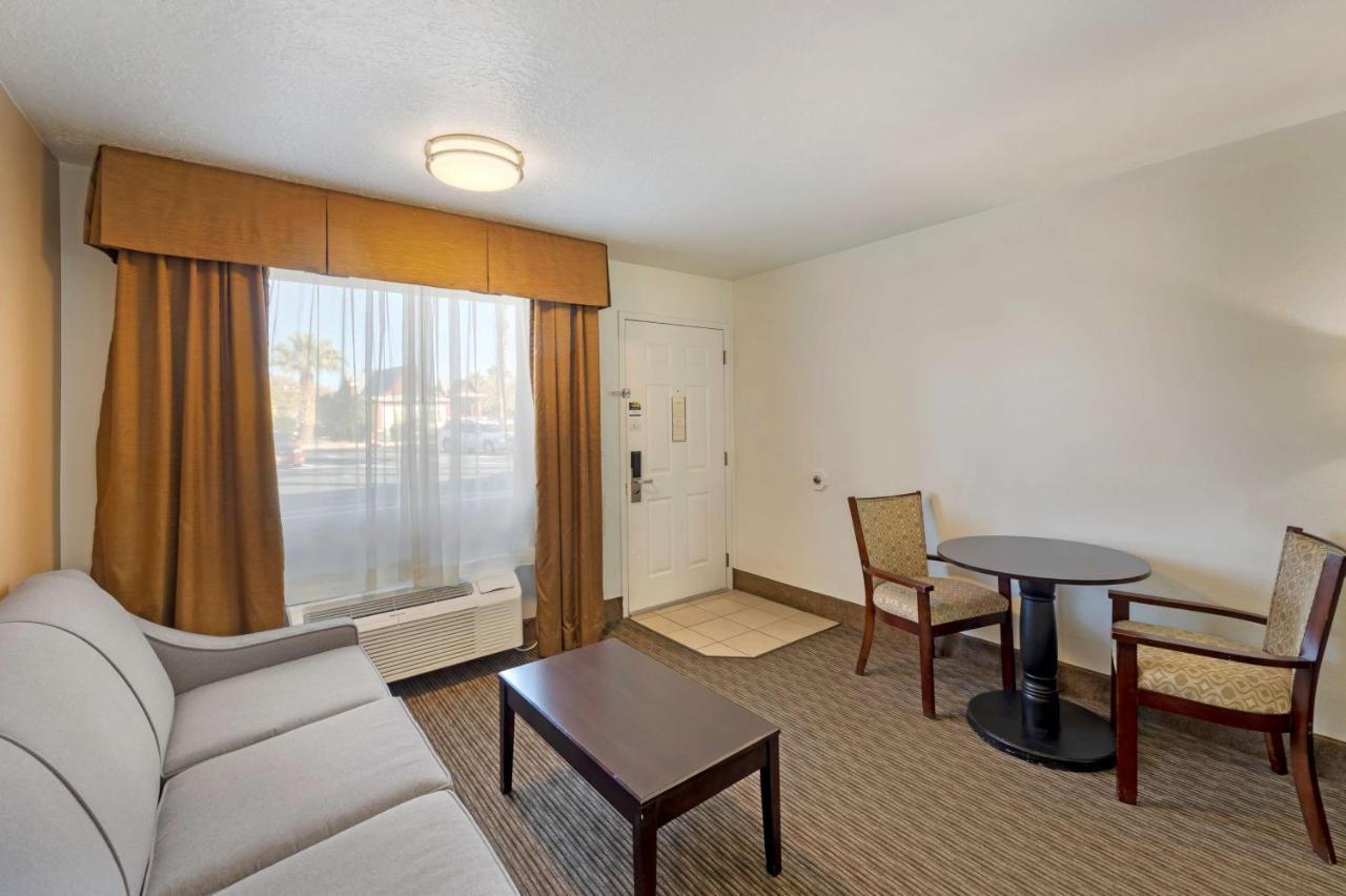 King Room - Non-Smoking