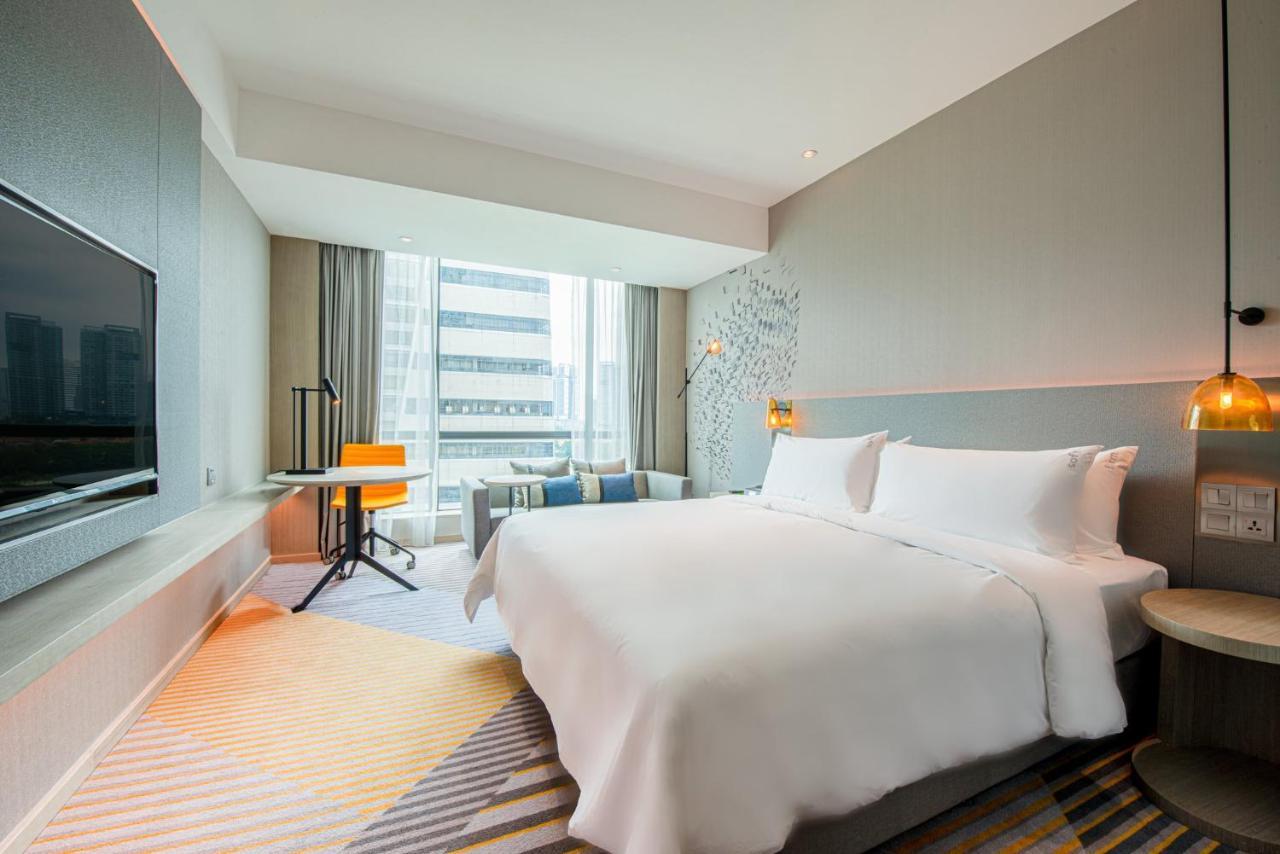 Standard King Room with City View