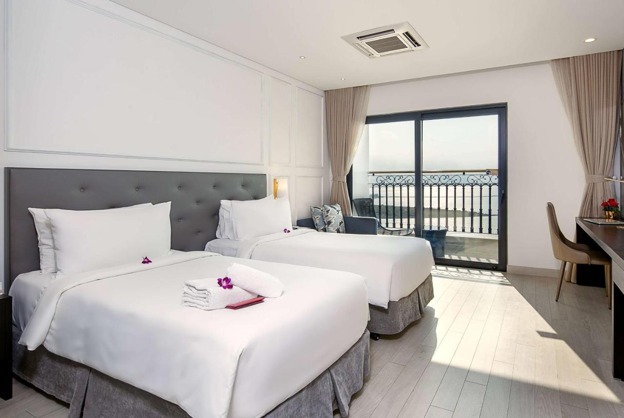 Deluxe Twin Room with Balcony and Bay View - Afternoon tea included per stay