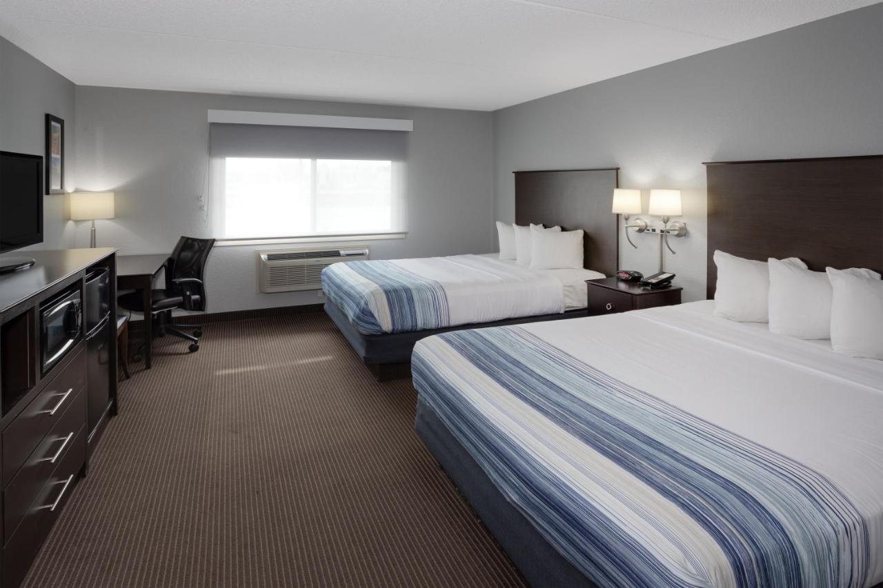 Queen Room with Two Queen Beds - Non-Smoking