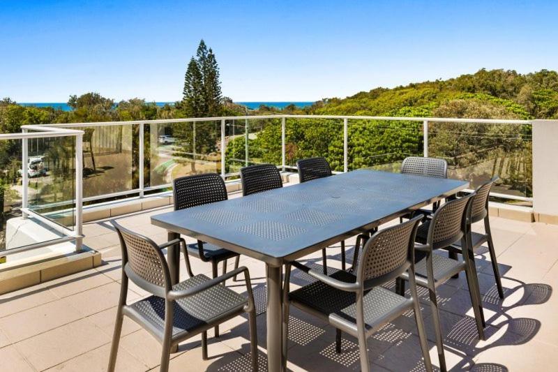 Luxury Four-Bedroom Beach House with Private Pool and Rooftop Spa