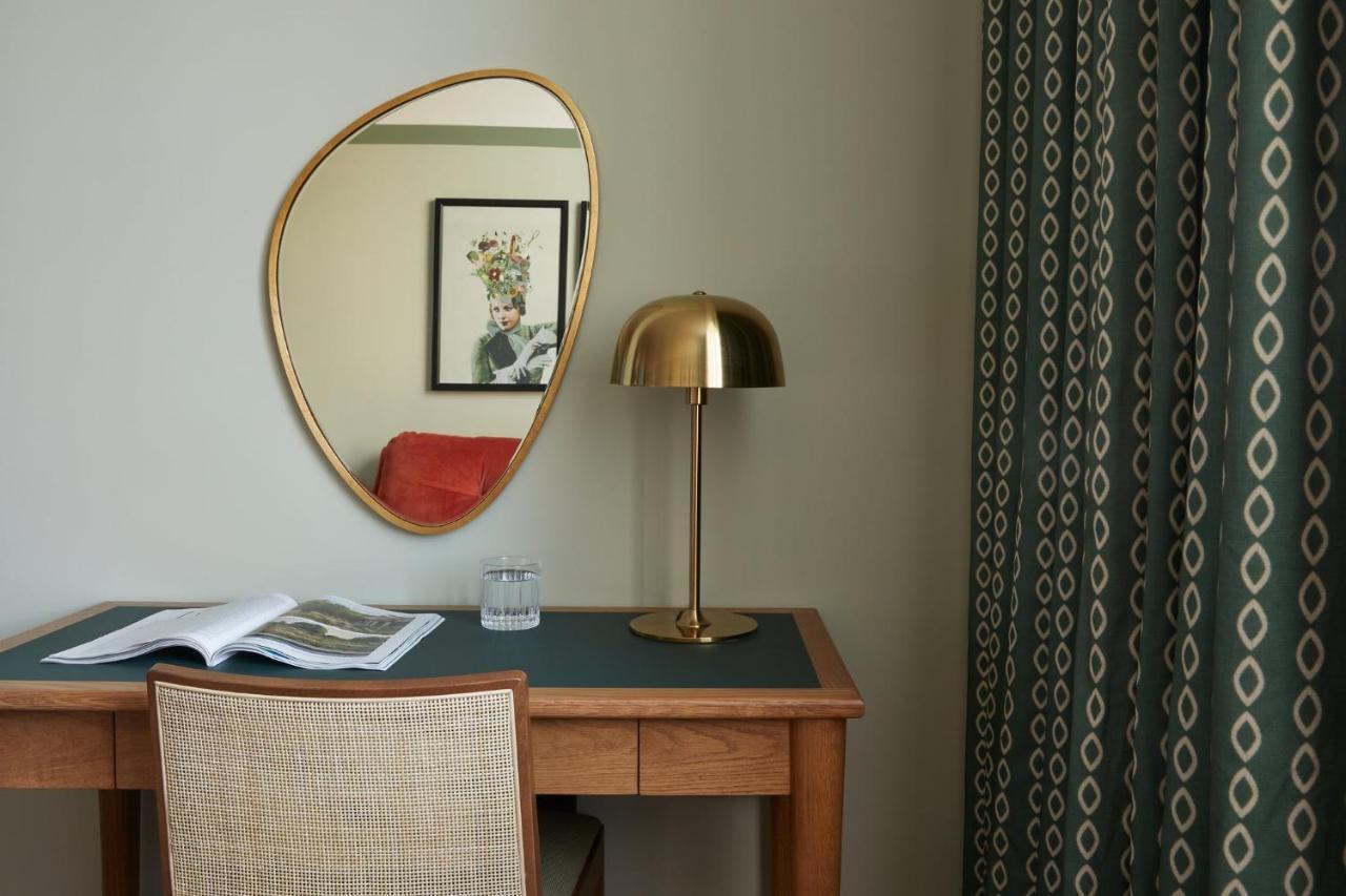 Premium King Room with Exeter High Street View