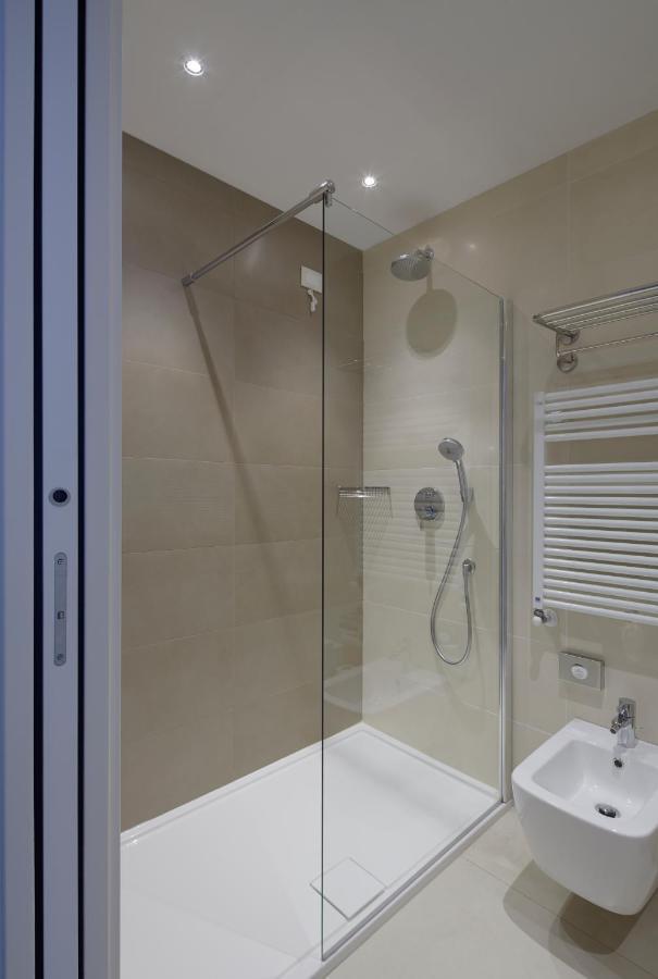 Double Room,1356561053:JPEG