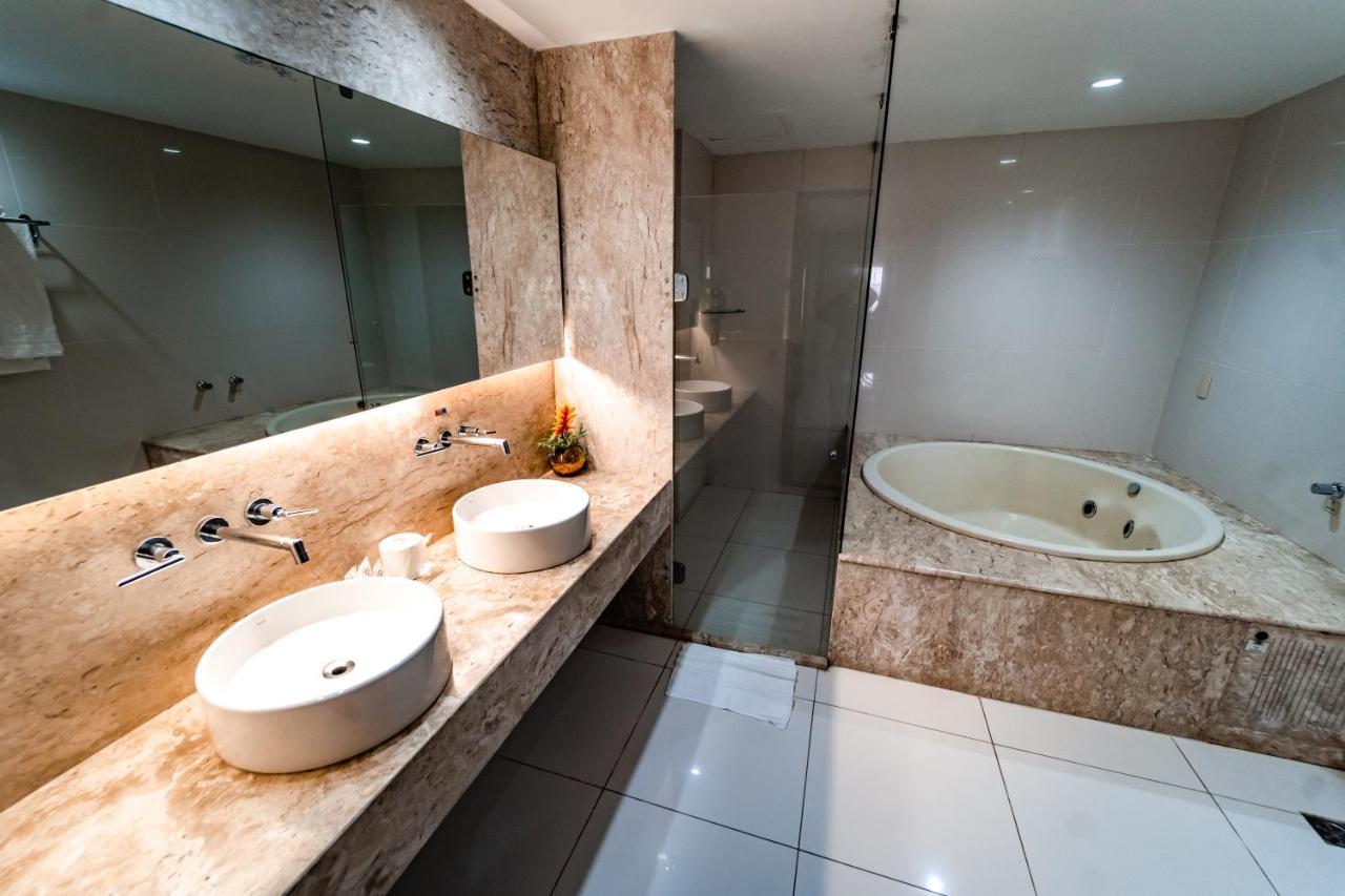 Deluxe Double Room Bath