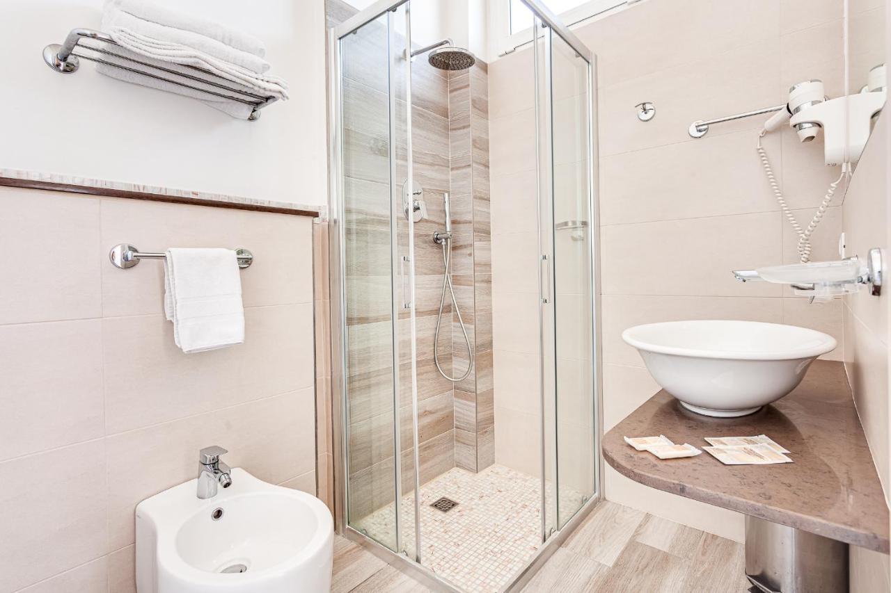Camera Matrimoniale Superior con Balcone