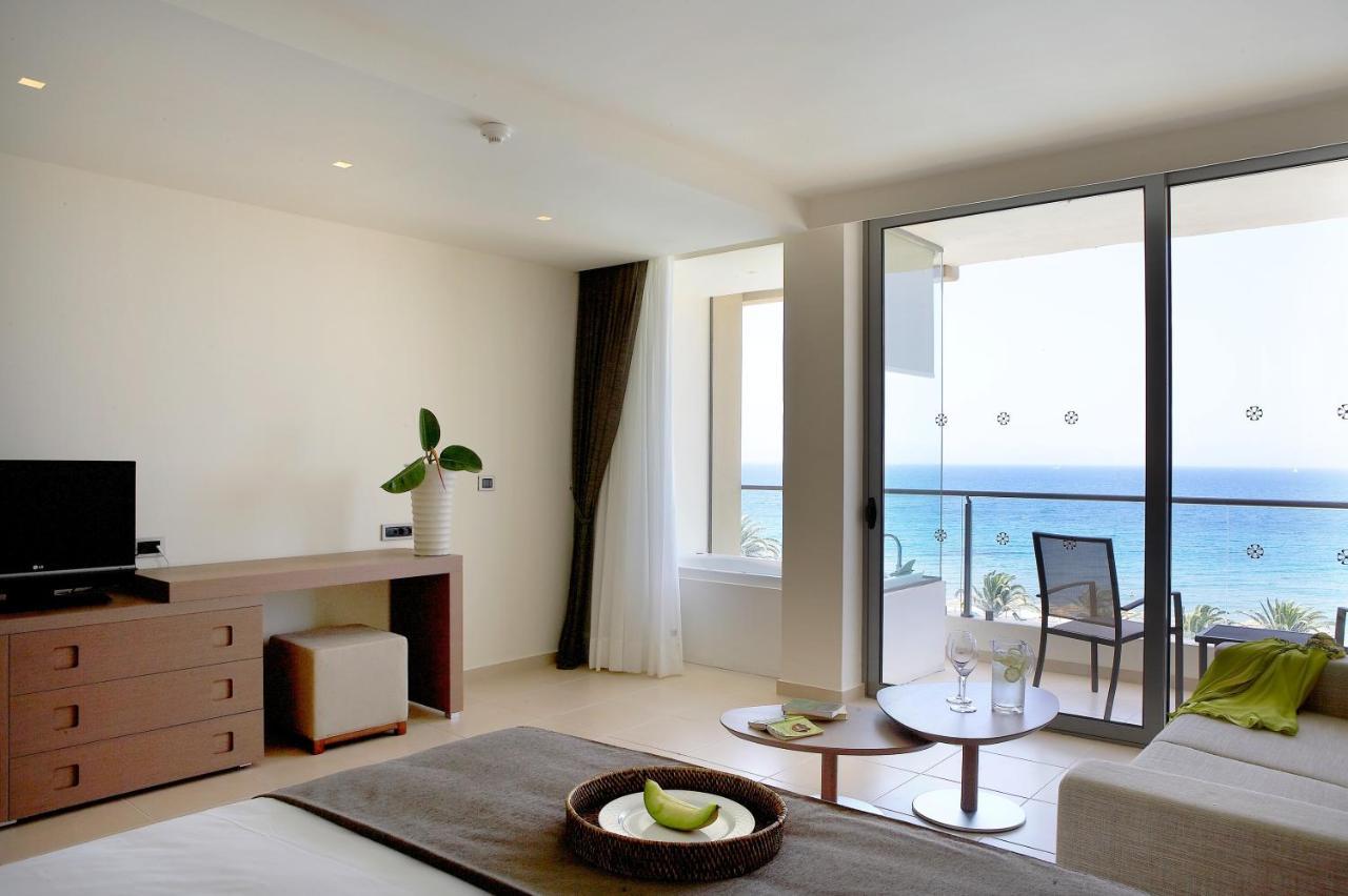 Deluxe Room with Spa Bath and Sea View