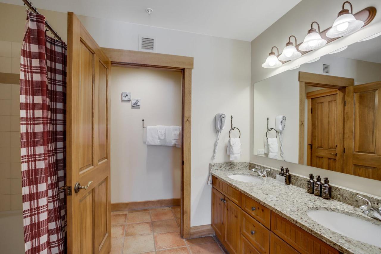 Three-Bedroom Apartment,1364679074:JPEG