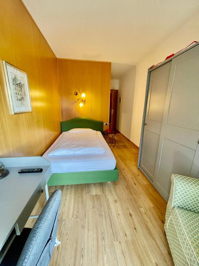 Single Room with Lake View