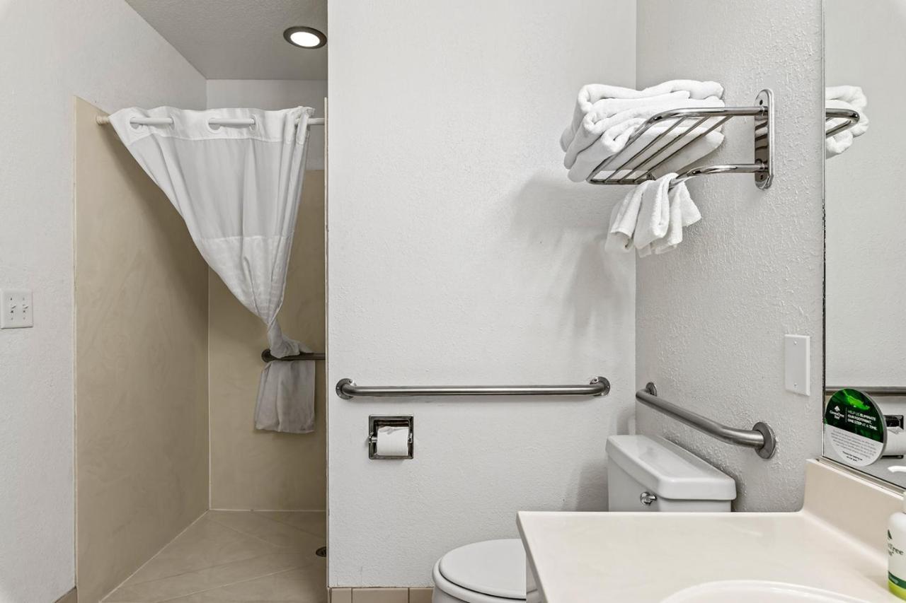 Queen Room - Disability Access