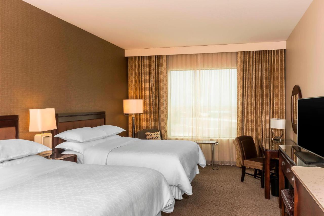 Club lounge access, Guest room, 2 Queen