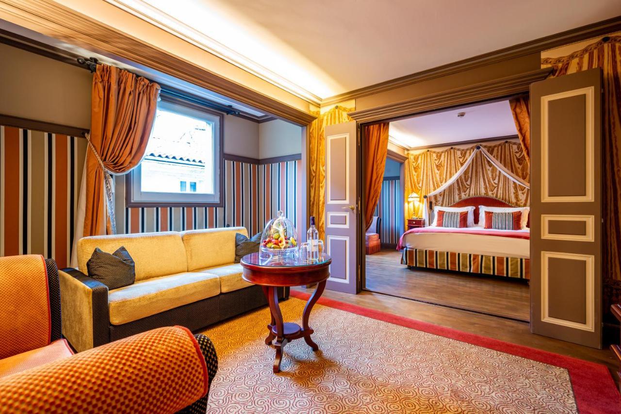 One-Bedroom Suite