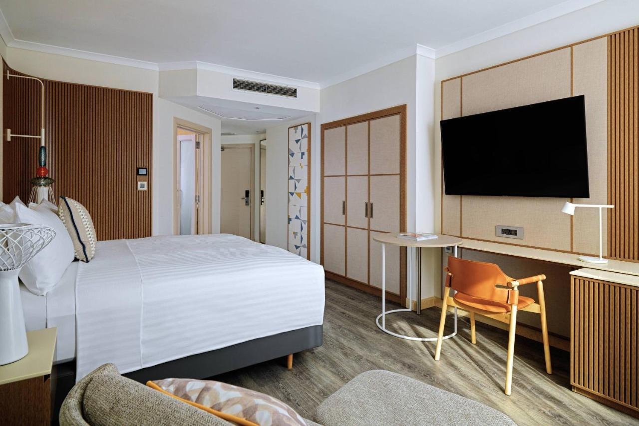 Superior Kamer met 1 Kingsize Bed en een Balkon met Uitzicht op de Binnenplaats