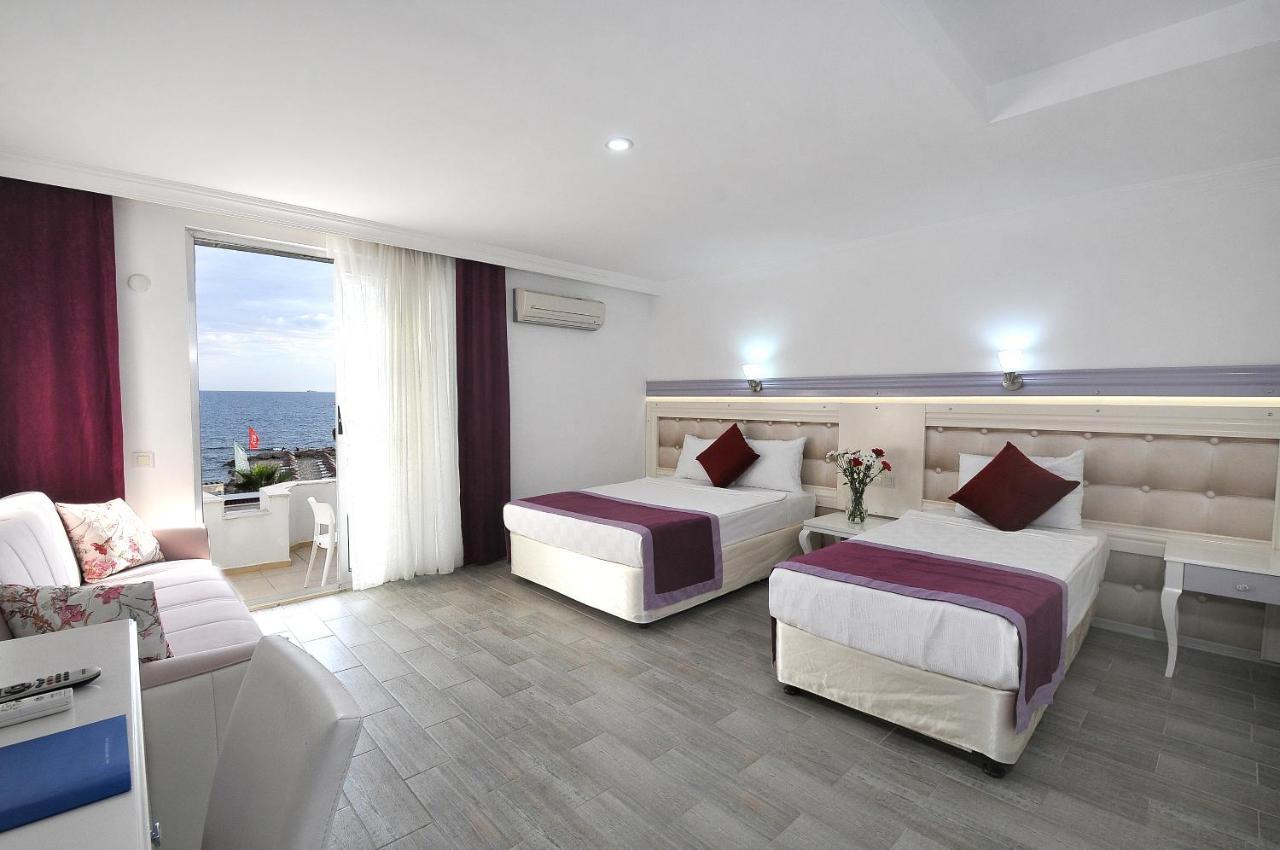 Family Room with Sea View
