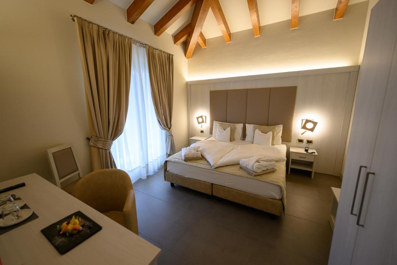 Romantic Double or Twin Room with Balcony