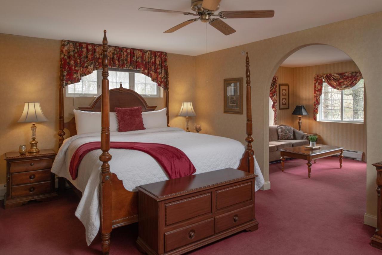 Carriage House Suite