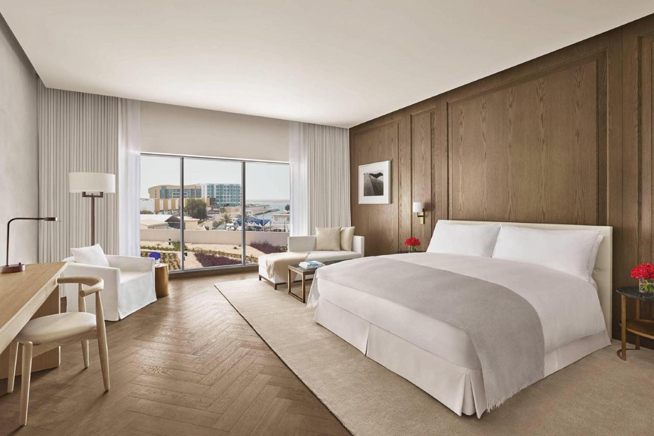 Deluxe King Room with Marina View