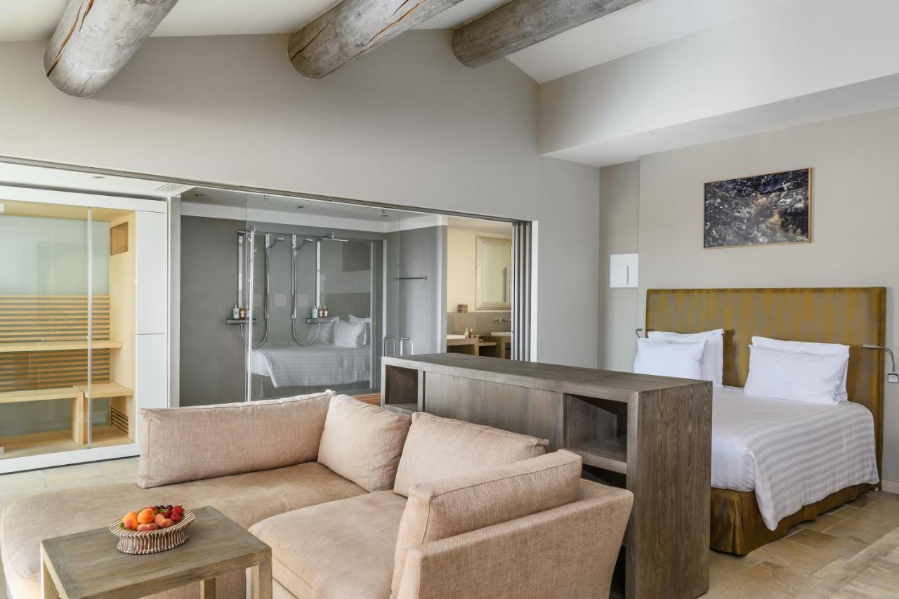 Deluxe Suite with Spa Bath