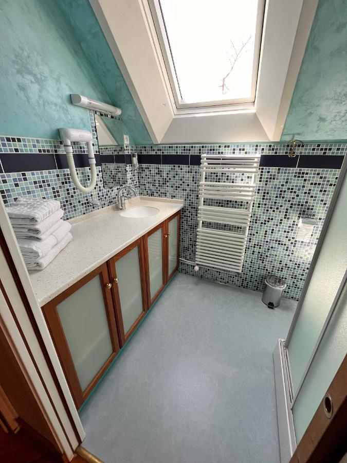 Chambre Double avec Lit d'Appoint