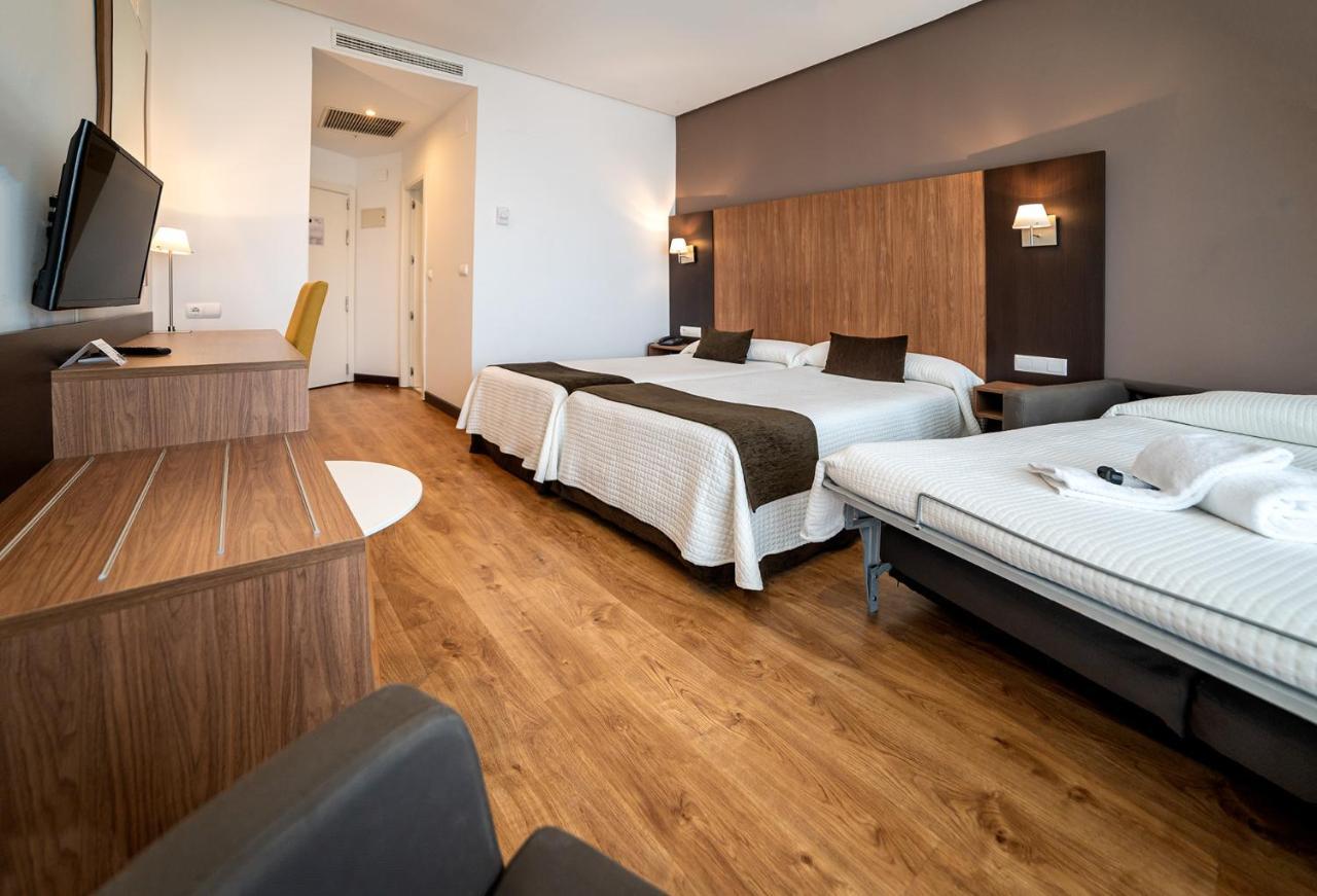 Double or Twin Room (2 Adults + 1 Child)