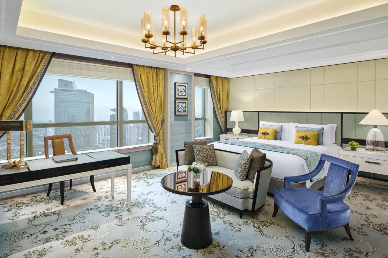 The Manor Deluxe