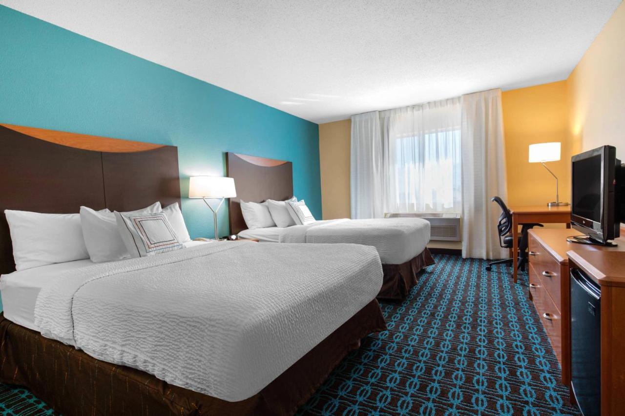Queen Room with Two Queen Beds - Non-Smoking