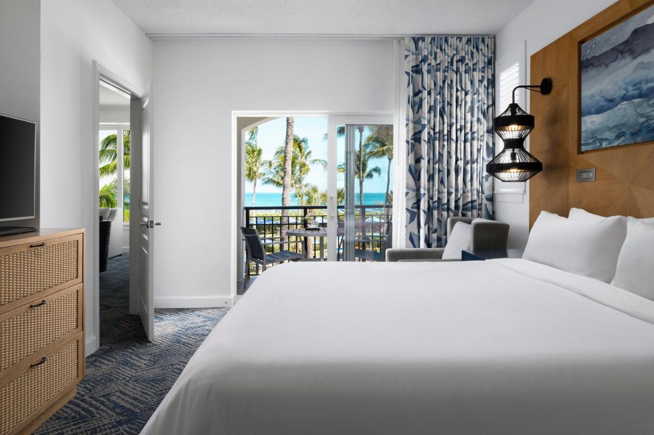 Two-Bedroom Villa with Balcony - Ocean Front
