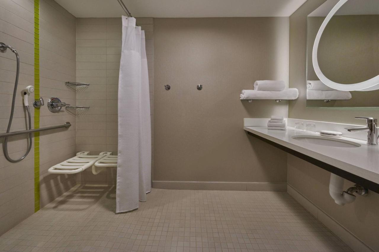 King Suite with Roll-In Shower and Trundle Sofa - Mobility Access/Hearing Accessible