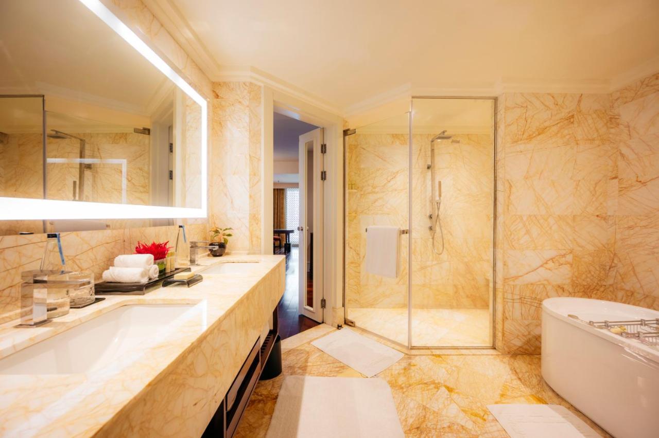 Twin Room with Club Lounge Access