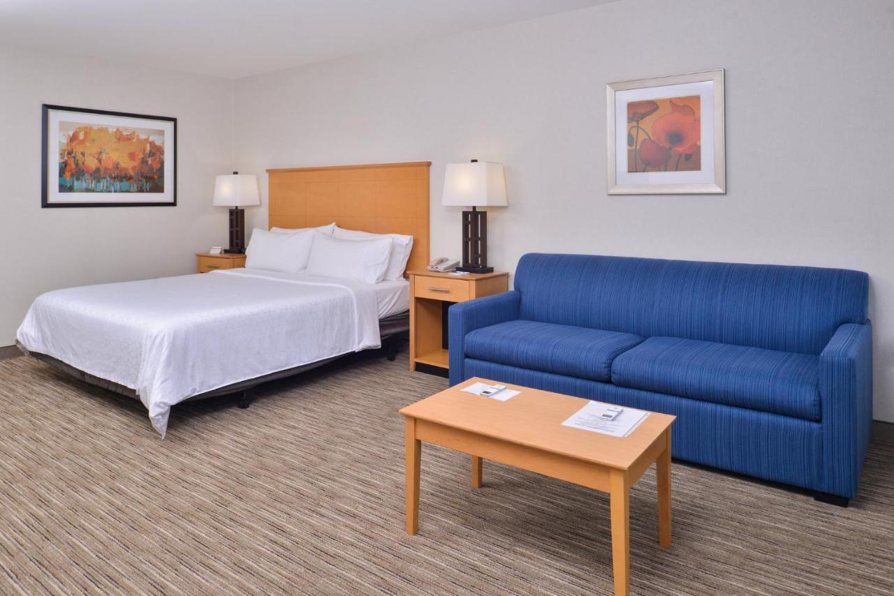 King Suite with Sofa Bed