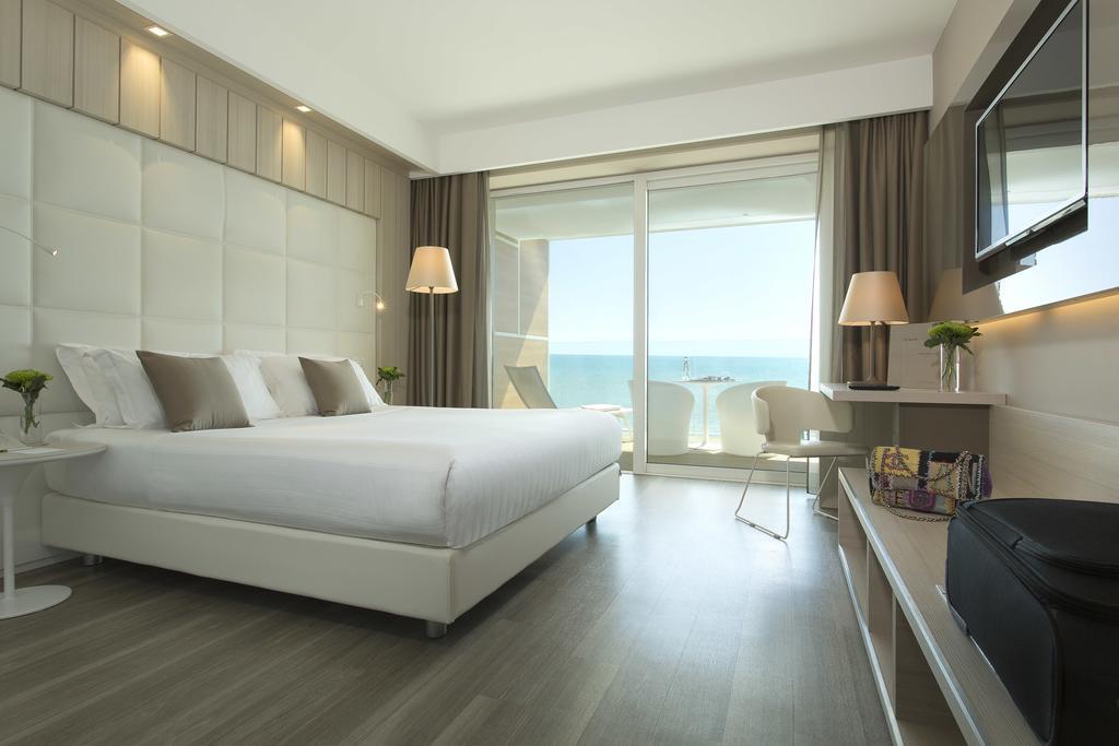 Deluxe Double Room with Sea View