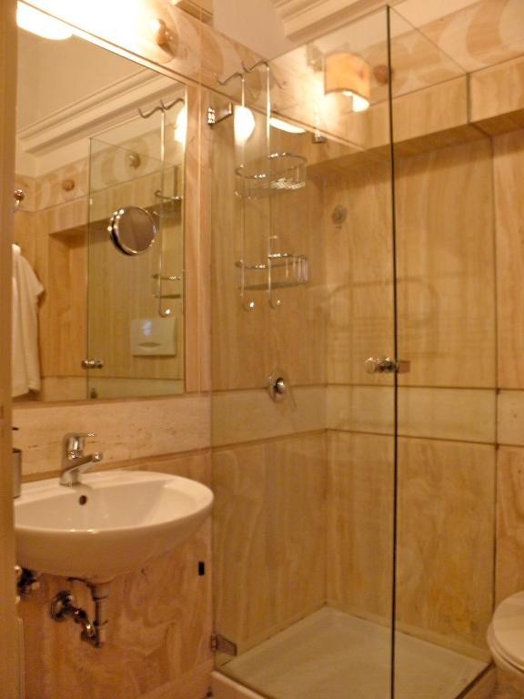 Double Room,1498579159:JPEG