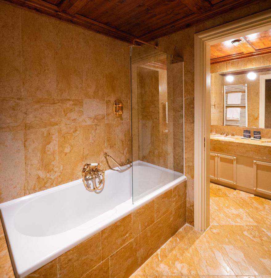 Deluxe Suite with Spa Access,1414196501:JPEG