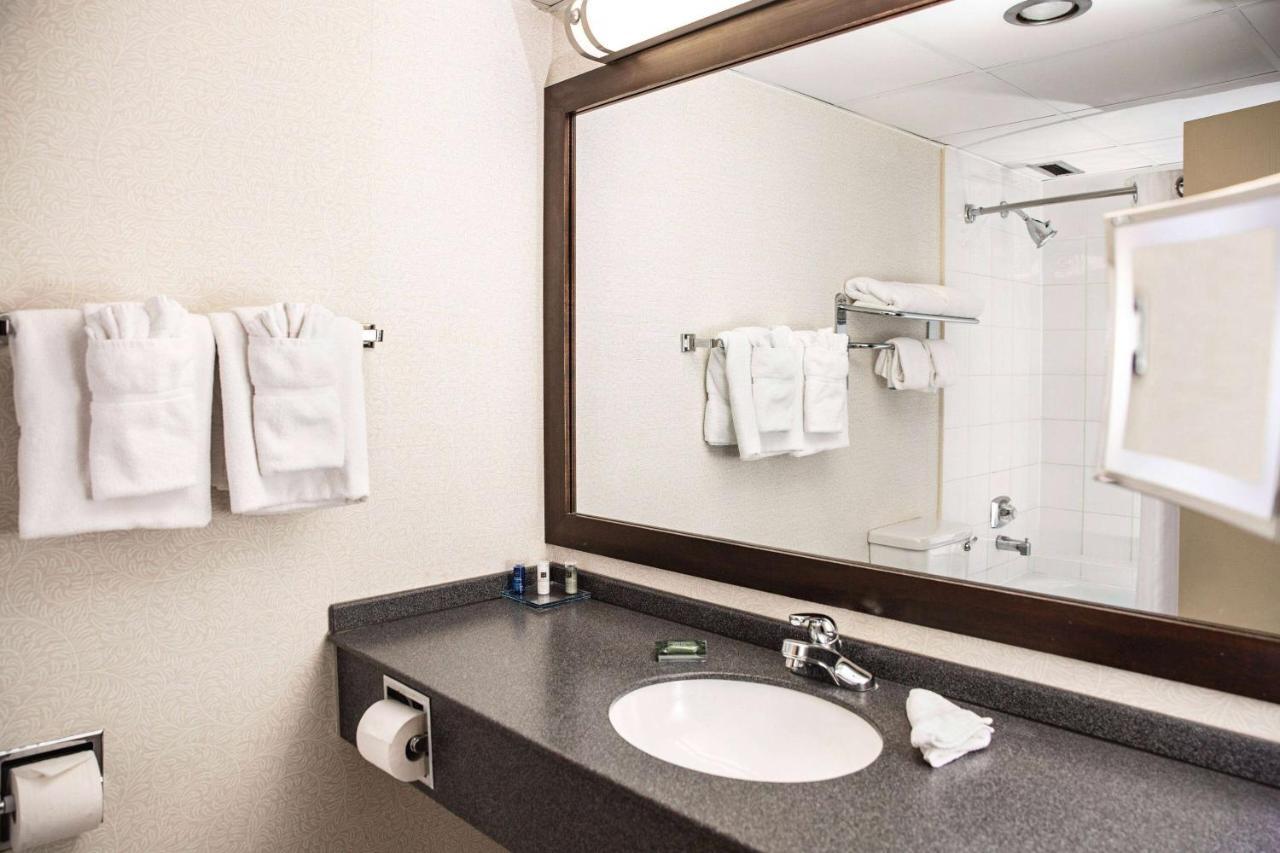 King Suite with Jetted Tub, Non-Smoking