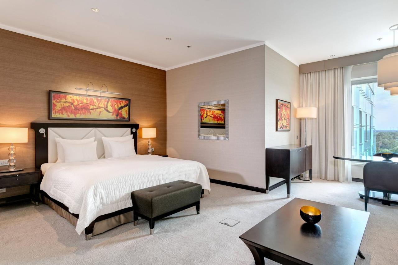 Junior Suite, Grand Living Room access level, Junior Suite