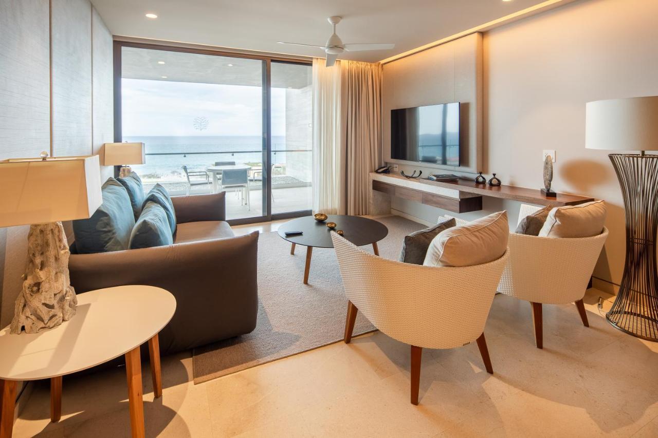 One Bedroom Villa Ocean View with Two Queen Beds