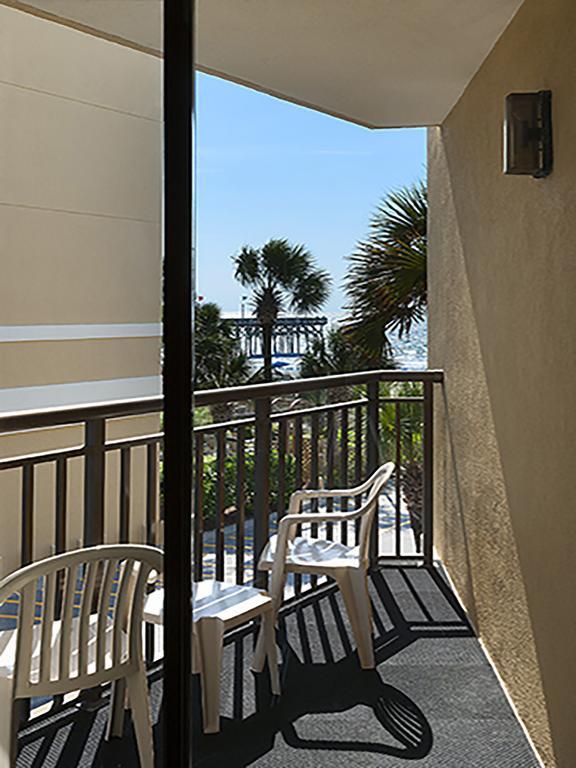 Queen Room Two Queen Beds Angle Ocean View Stair Access