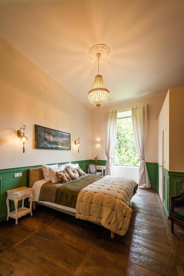 Chambre Double ou Lits Jumeaux Deluxe – Vue sur Jardin