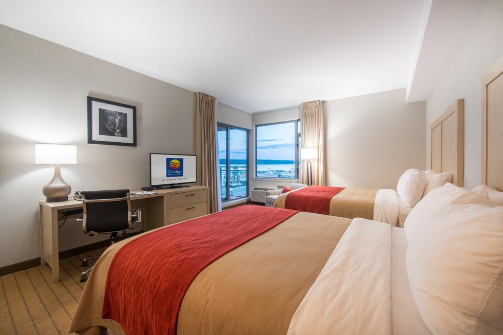 Deluxe Queen Room with Two Queen Beds and Ocean View