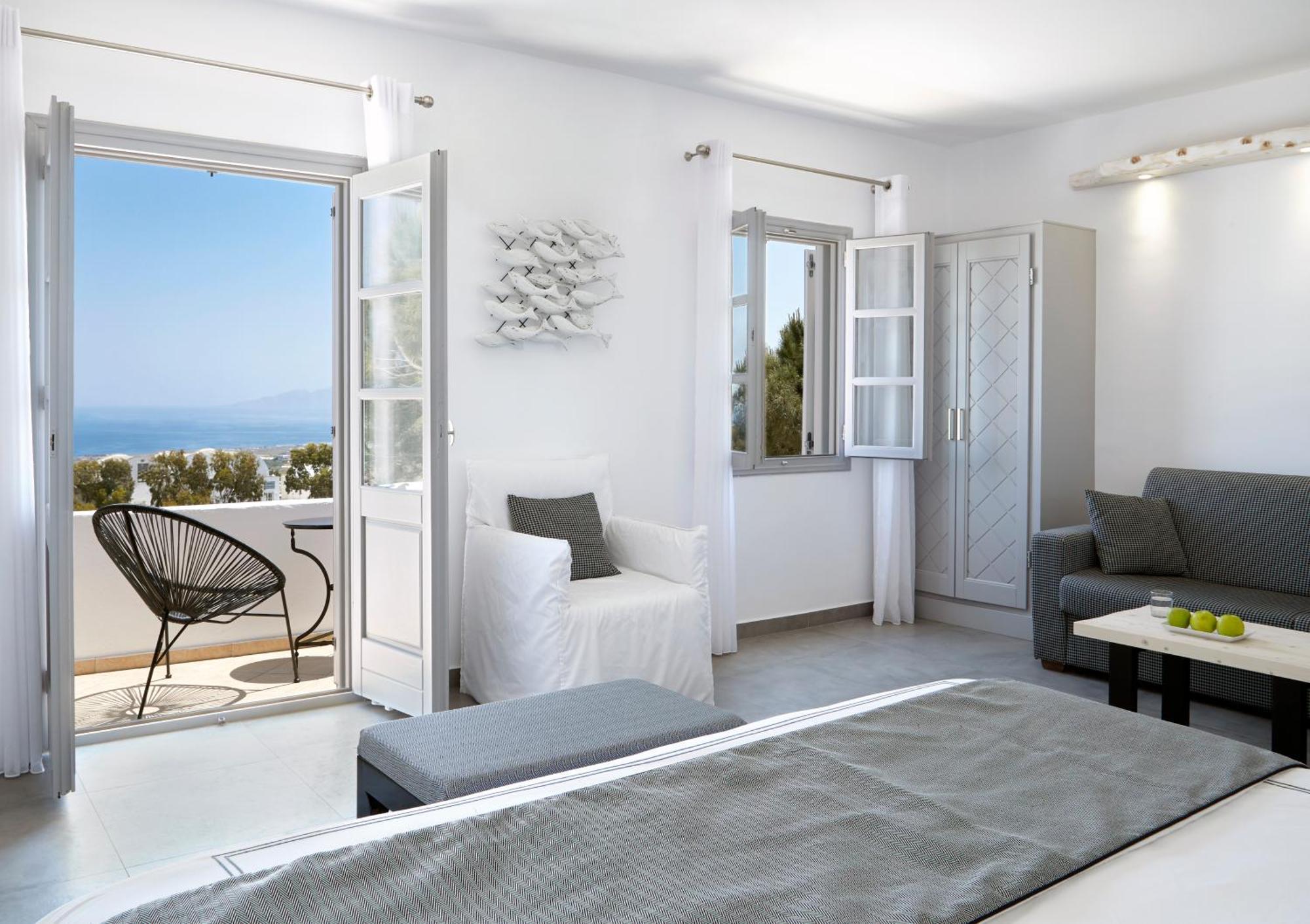 Grand Elegant Suite Open Plan Sea View Top Floor,1273367839:JPEG