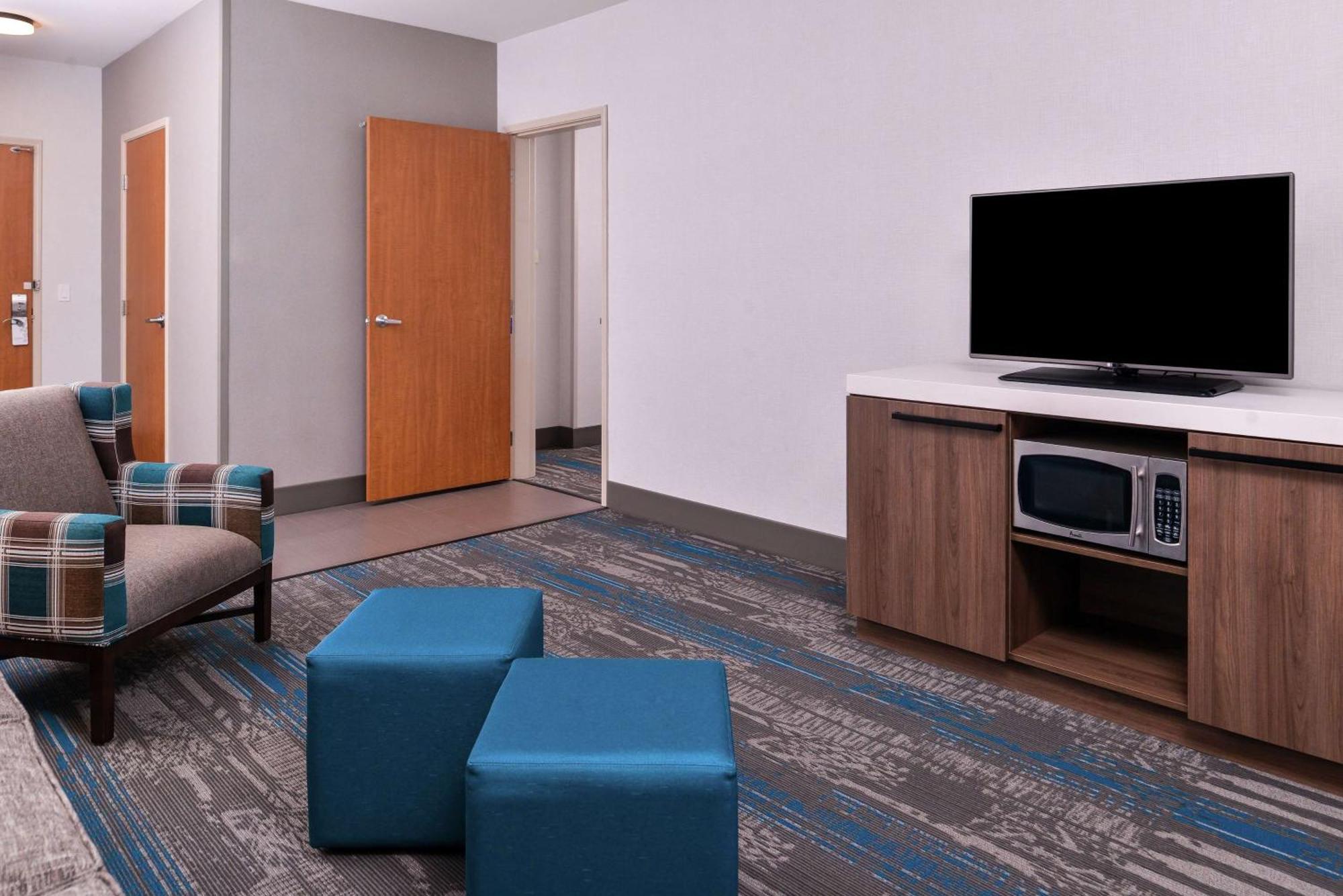 Junior King Suite with Seating Area,1434405385:JPEG